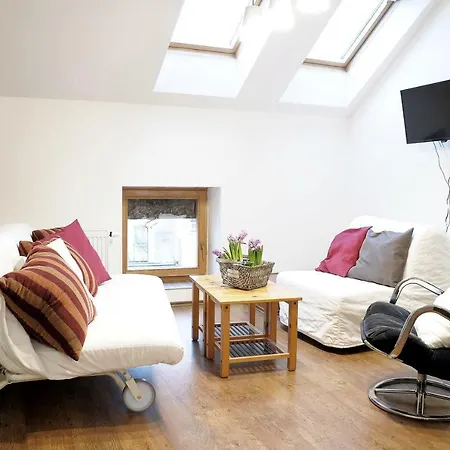 V Podzamci Ii. Apartment