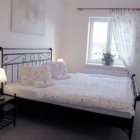 V Podzámčí Ii. * Mělník