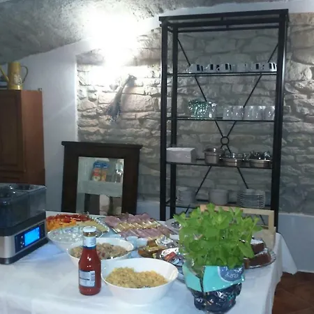 V Podzámčí Ii. Mělník